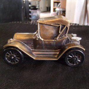 NWOT-1915 Chevrolet Coin Bank with Key/Banthrico